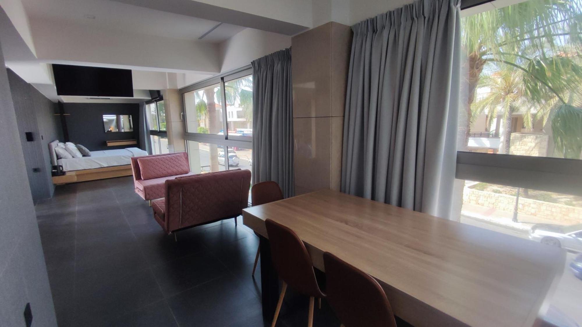 Summertime Signature Suites Agia Marina Eksteriør bilde